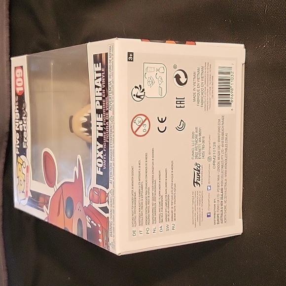 Foxy the Pirate Funko - Picture 6 of 6